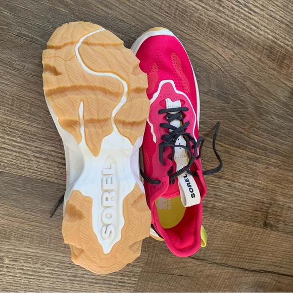 Sorel sneakers BRAND NEW - Picture 2 of 2